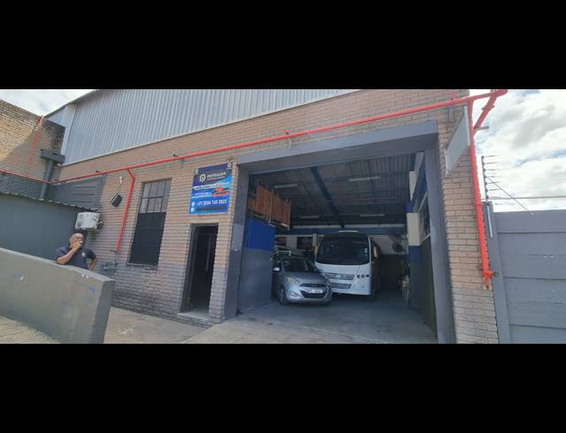 450M² WAREHOUSE TO LET IN ROSSBURGH